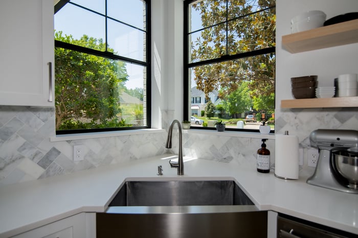 Milgard Aluminum windows in South Lake, Texas home. Photo by Brennan Enterprises, Milgard Certified Dealer.