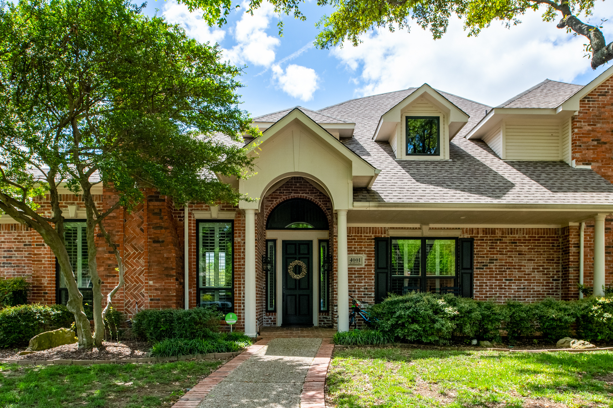 Brennan Traditions Windows - Bronze Exterior White Interior - No Grids