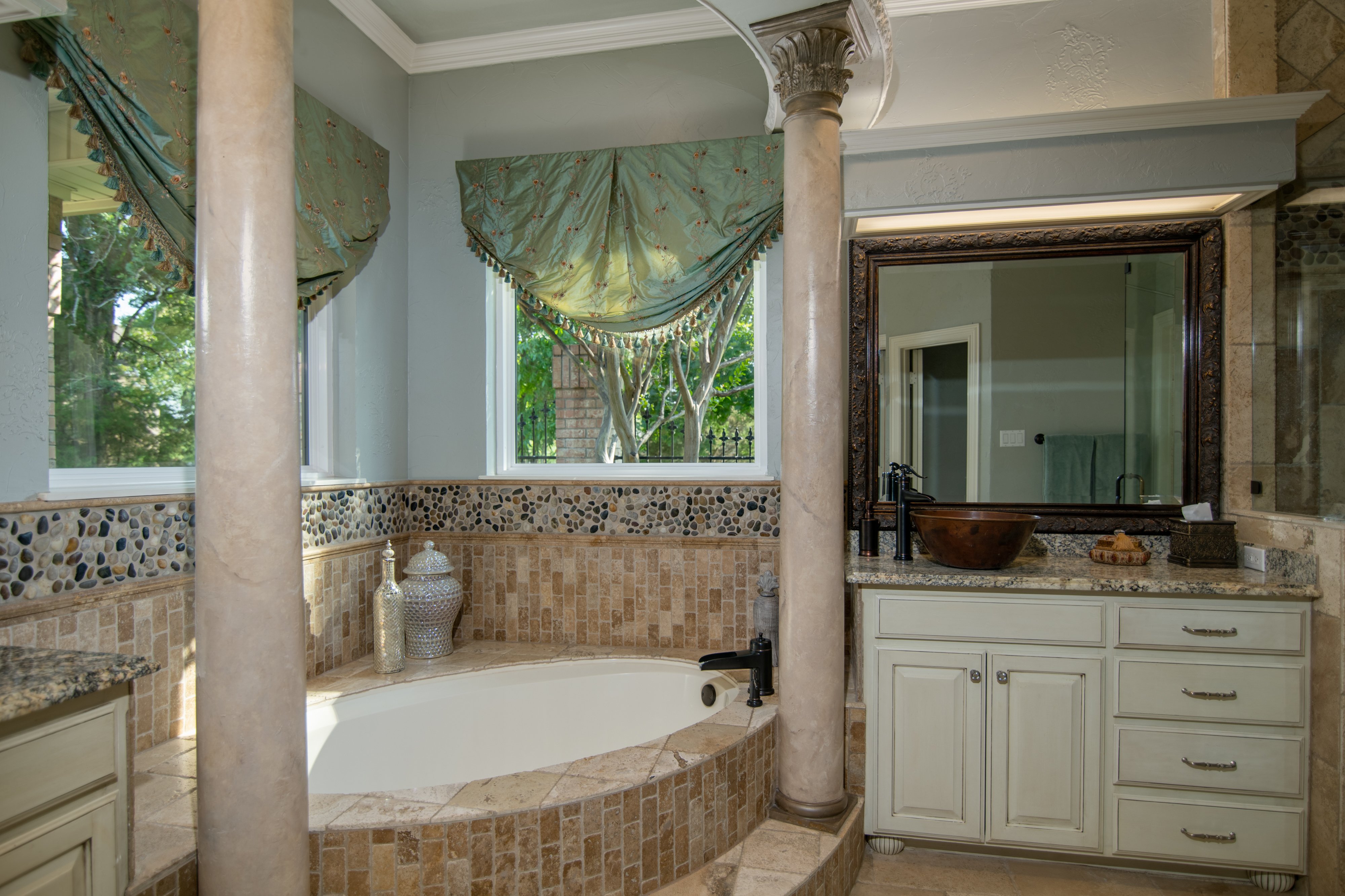 brennan-traditions-of-bathroom-with-white-trim-windows