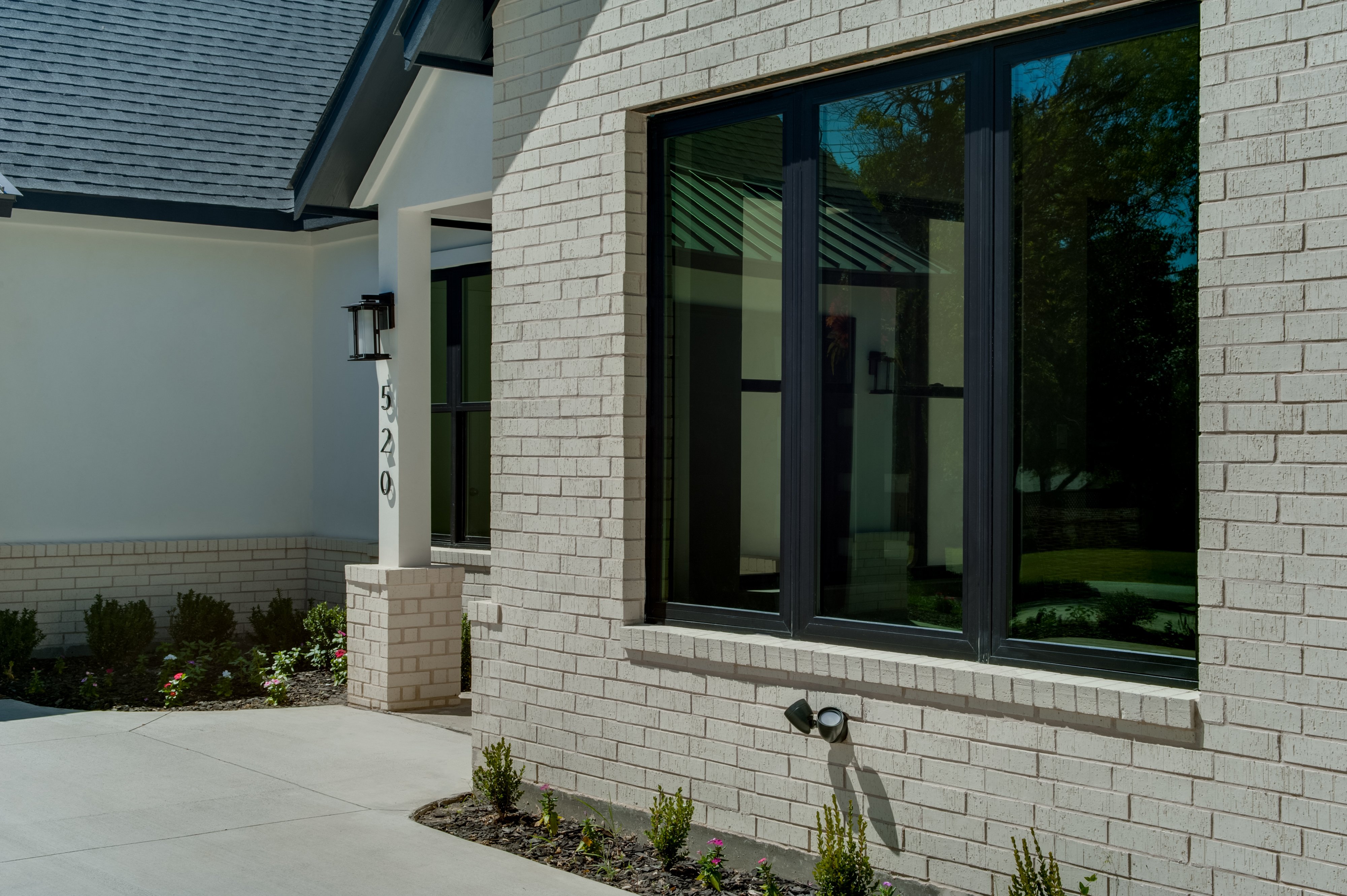 three-andersen-100-series-fibrex-windows-side-by-side