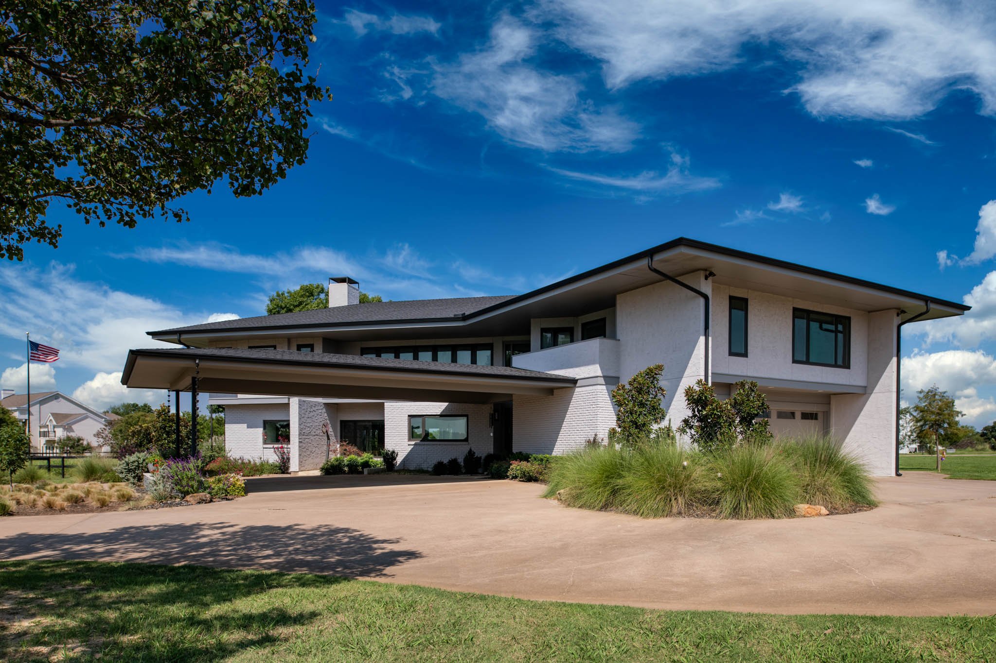 brennan-traditions-vinyl-windows-in-bronze