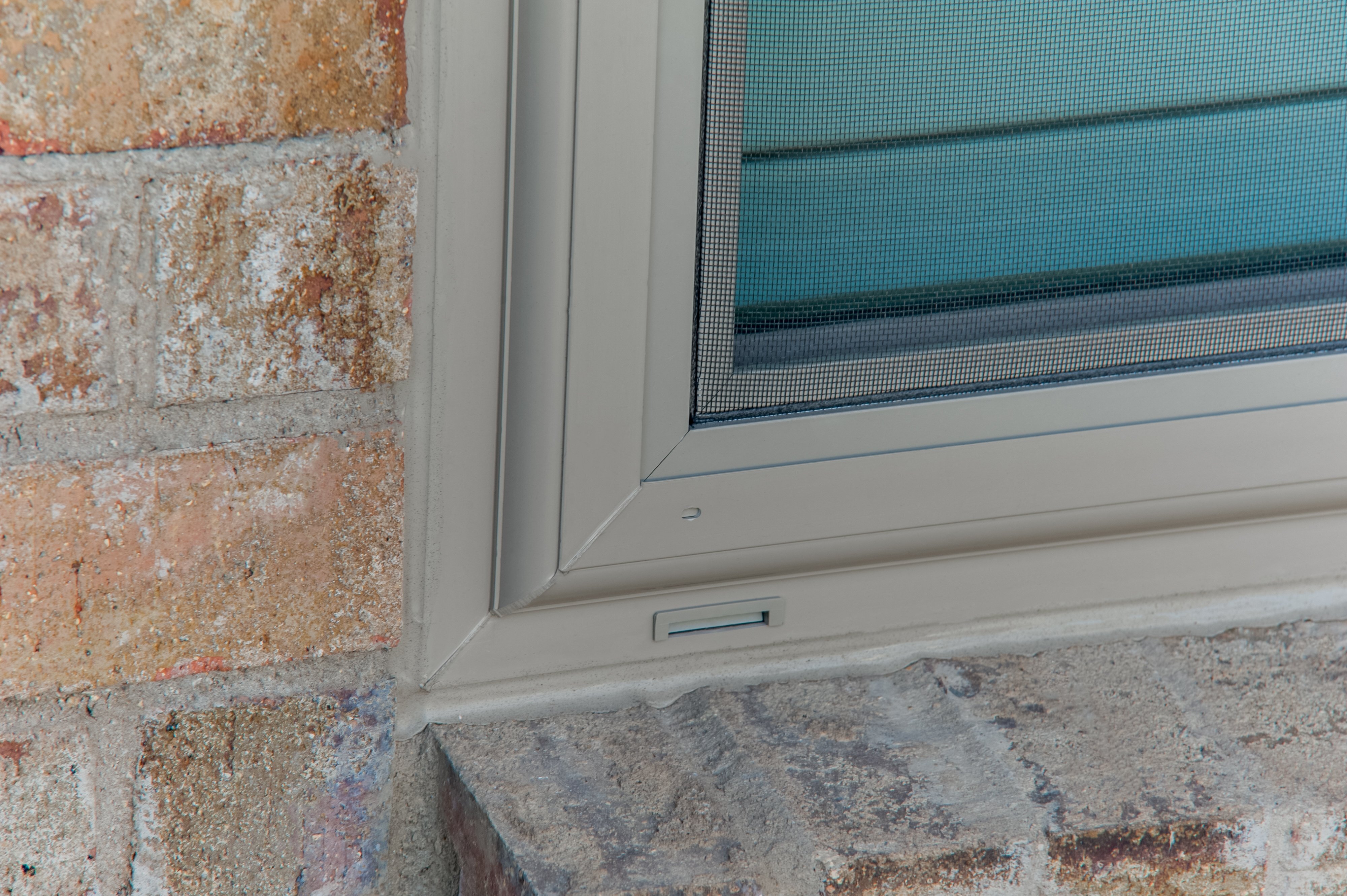 brennan-traditions-close-up-corner-shot-with-screen