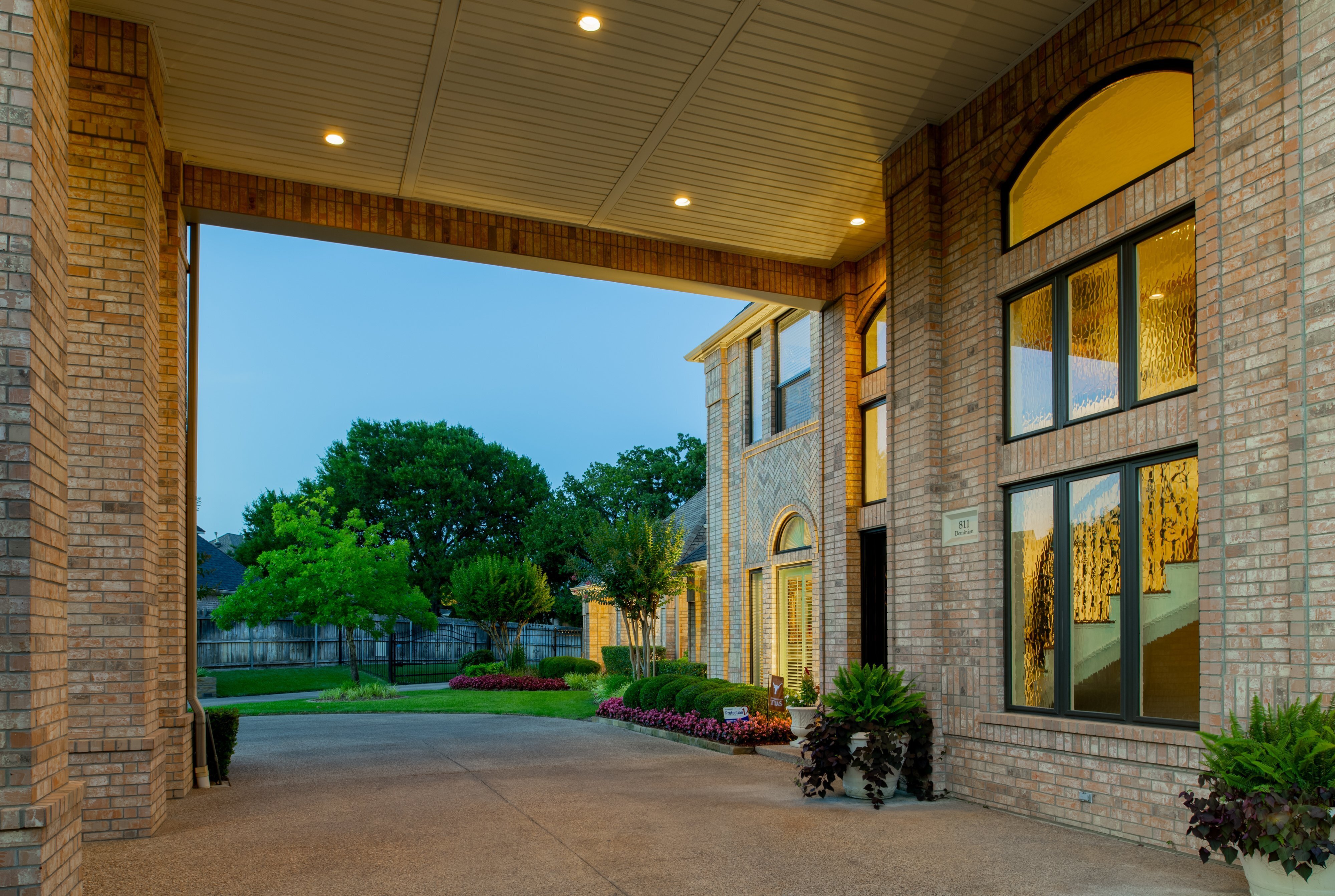 brennan-traditions-front-entry-with-picture-windows-with-privacy-glass