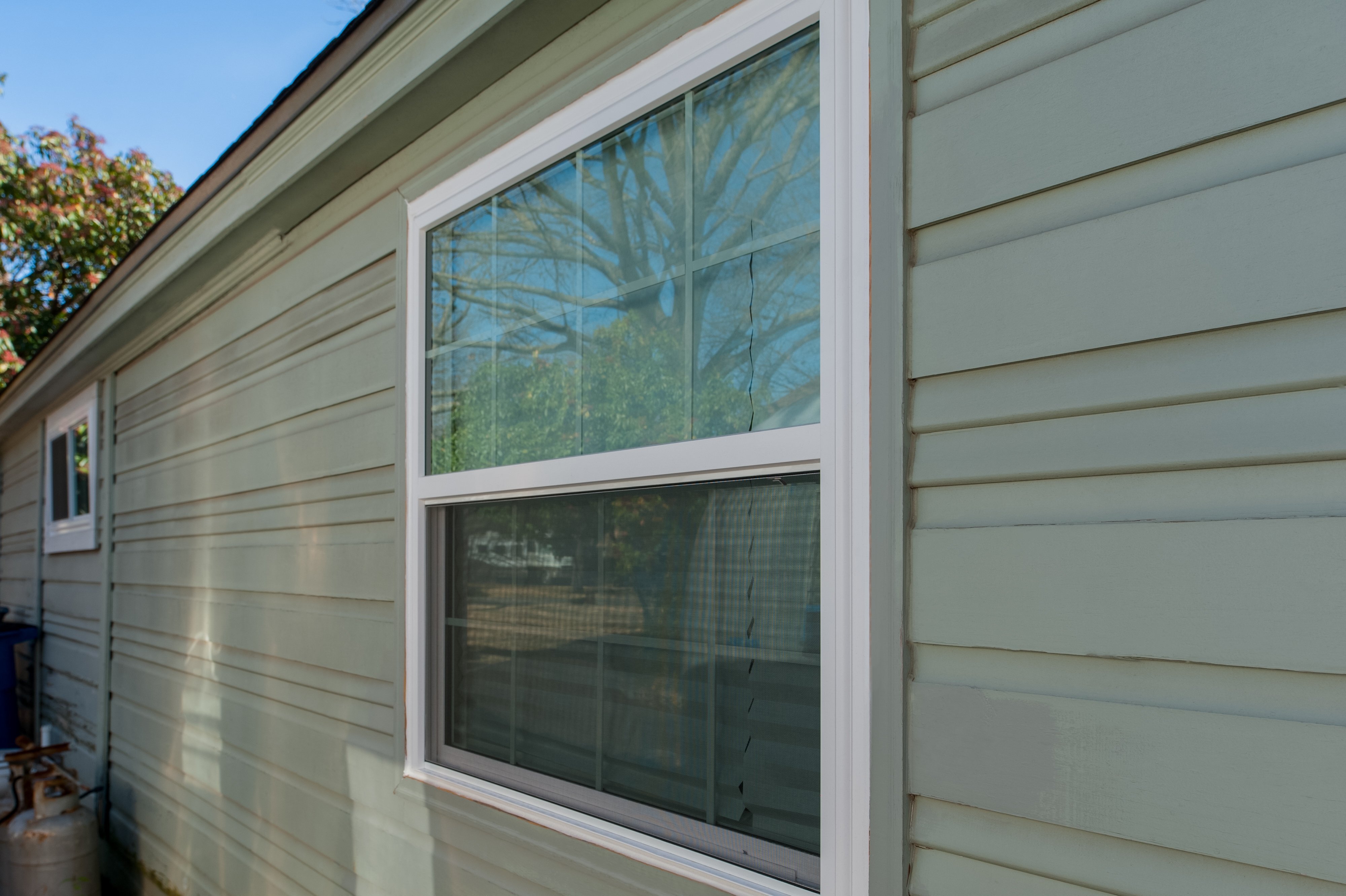 brennan-traditions-single-hung-window-with-grids