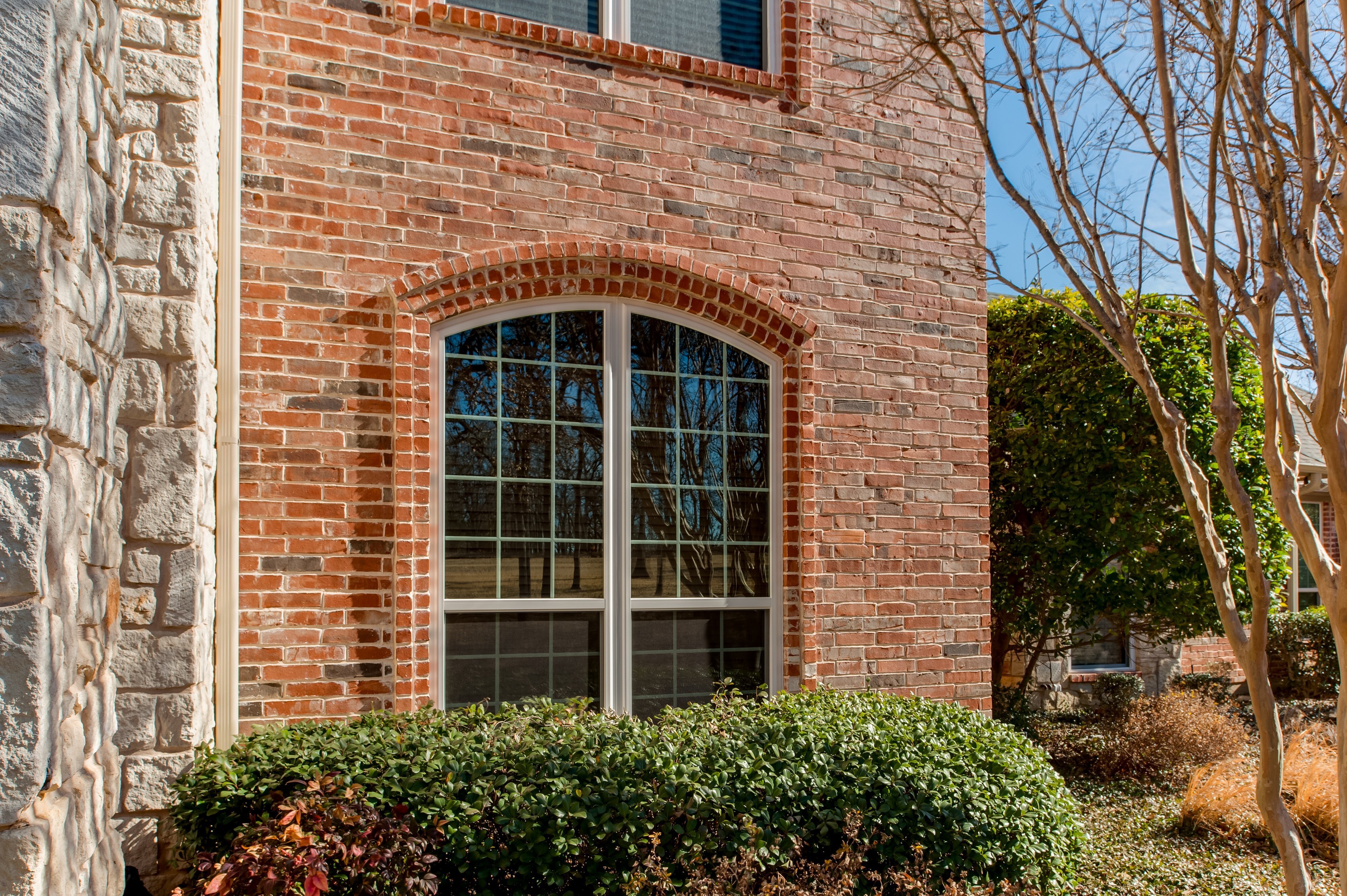 brennan-traditions-single-hung-windows-with-grids