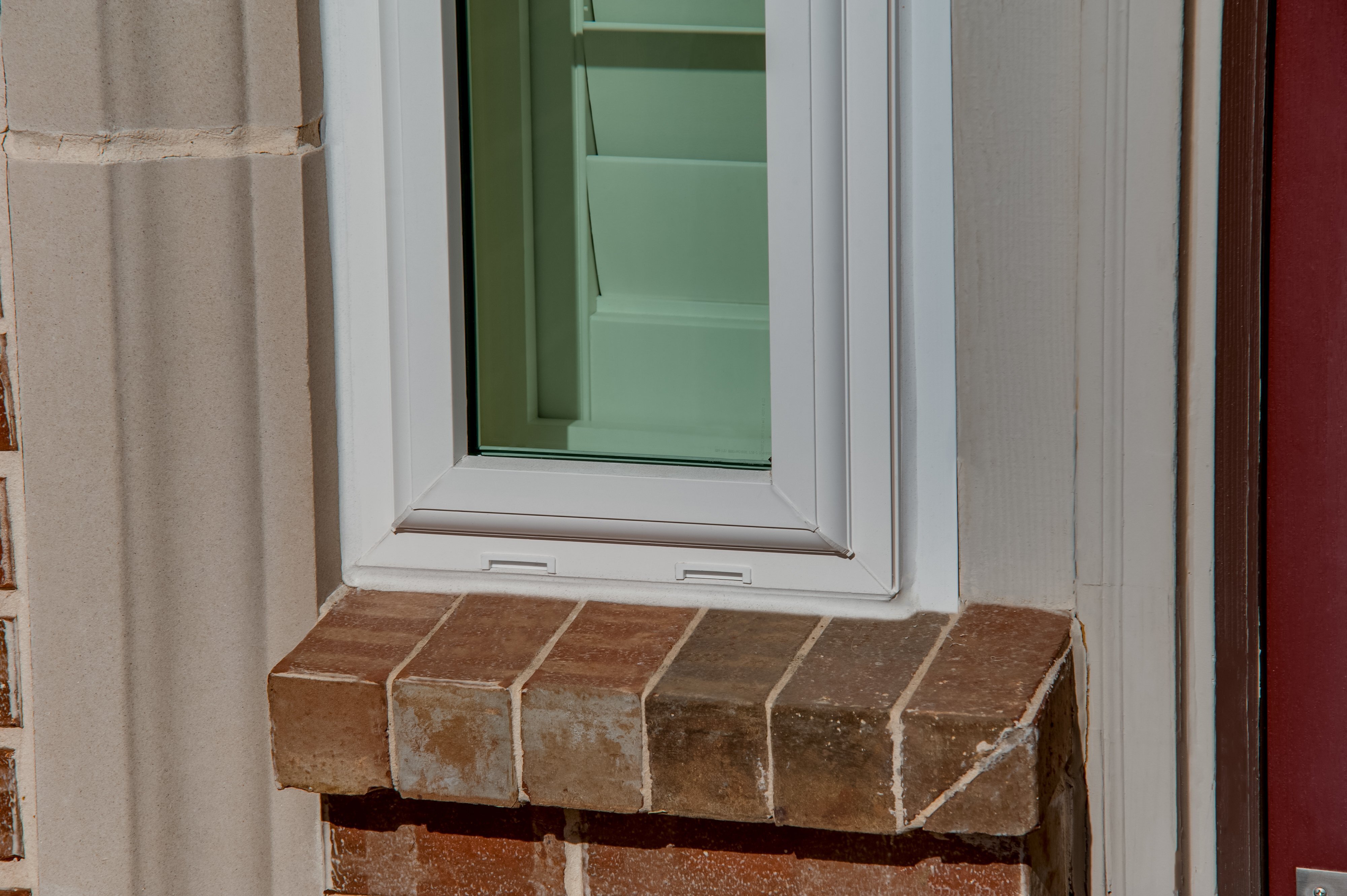brennan-traditions-slim-window-front-entry