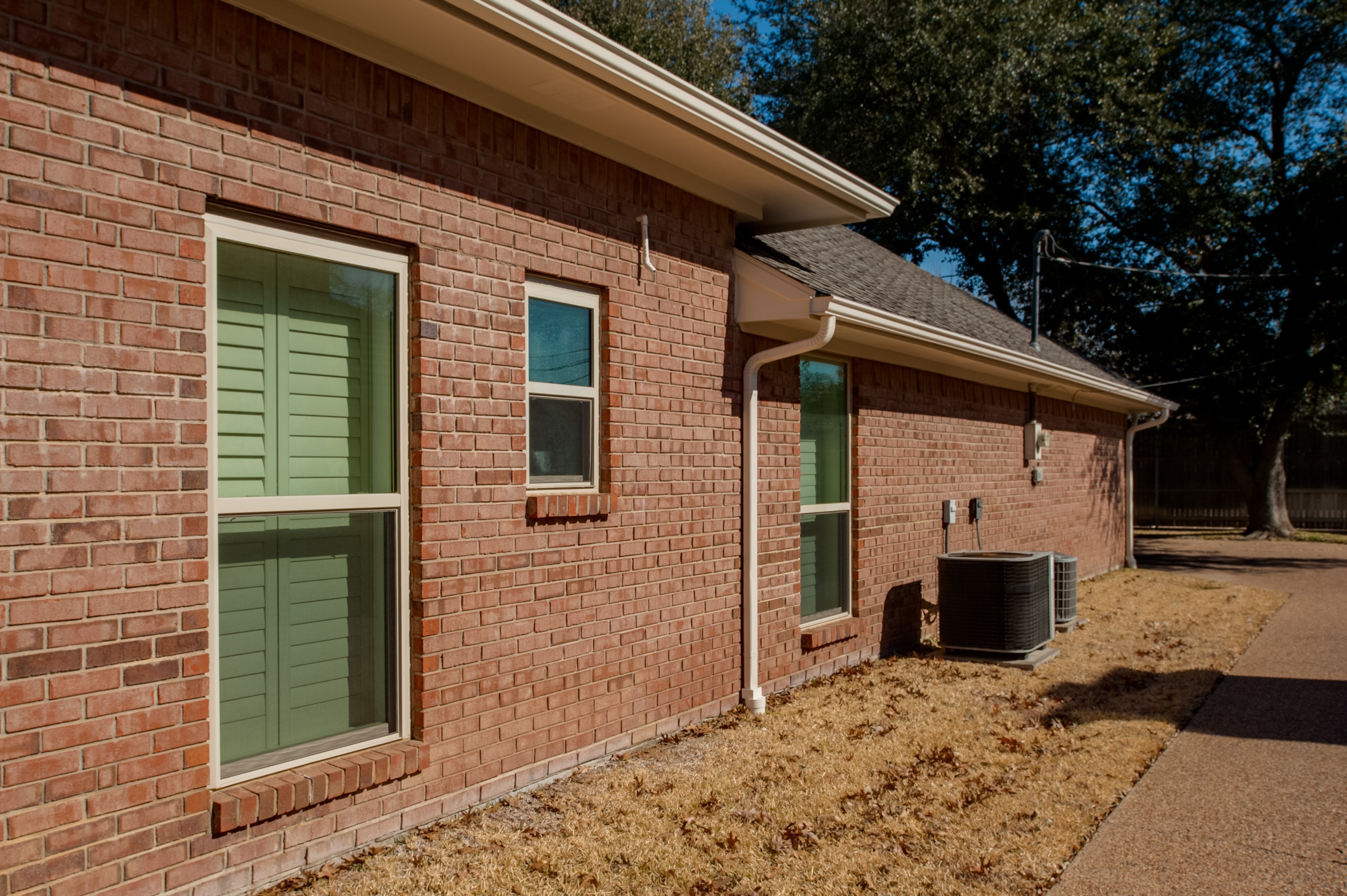 brennan-traditions-windows-side-view-3-single-hung-windows