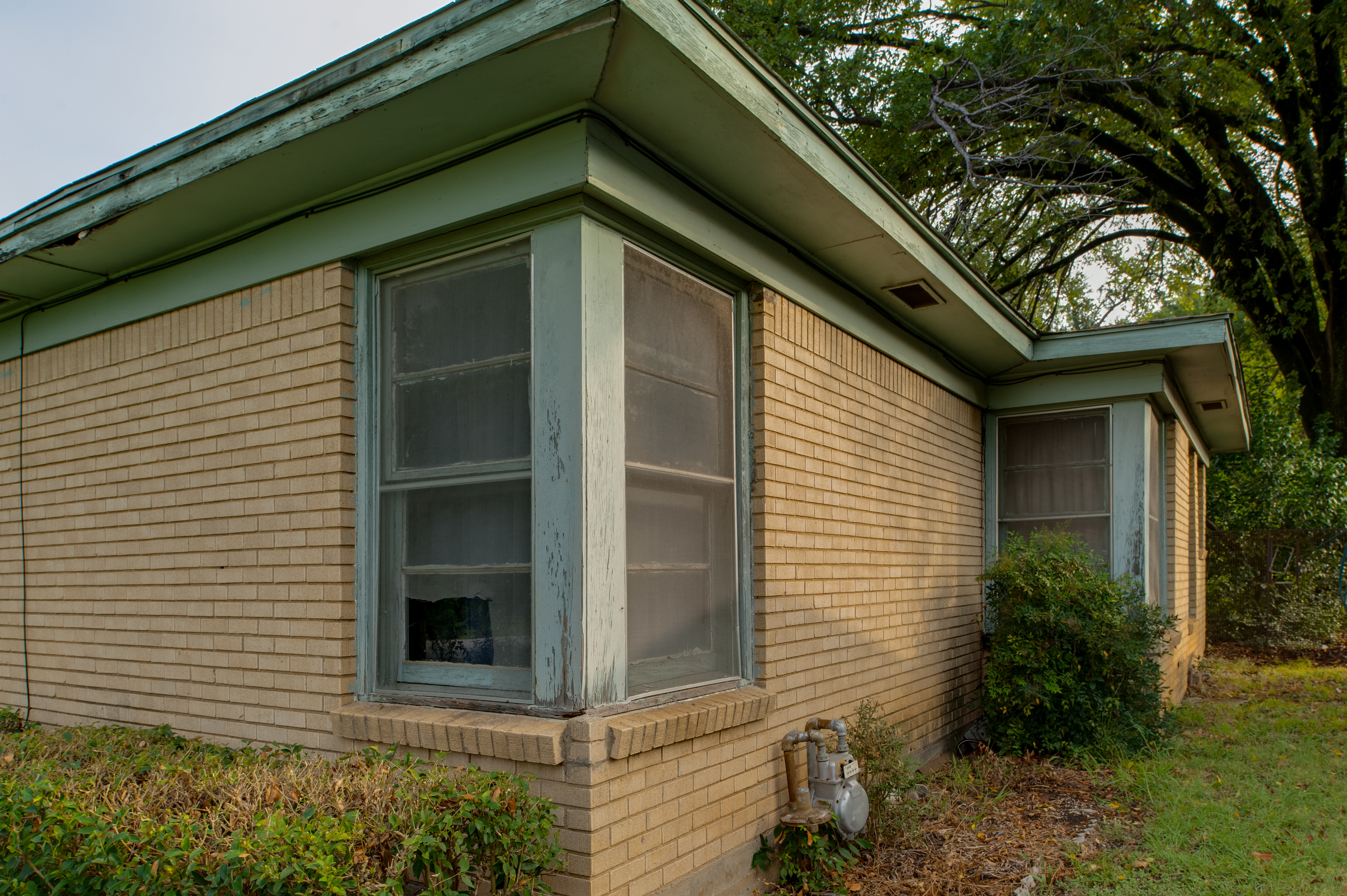 brennan-traditions-windows-with-single-hung-screen