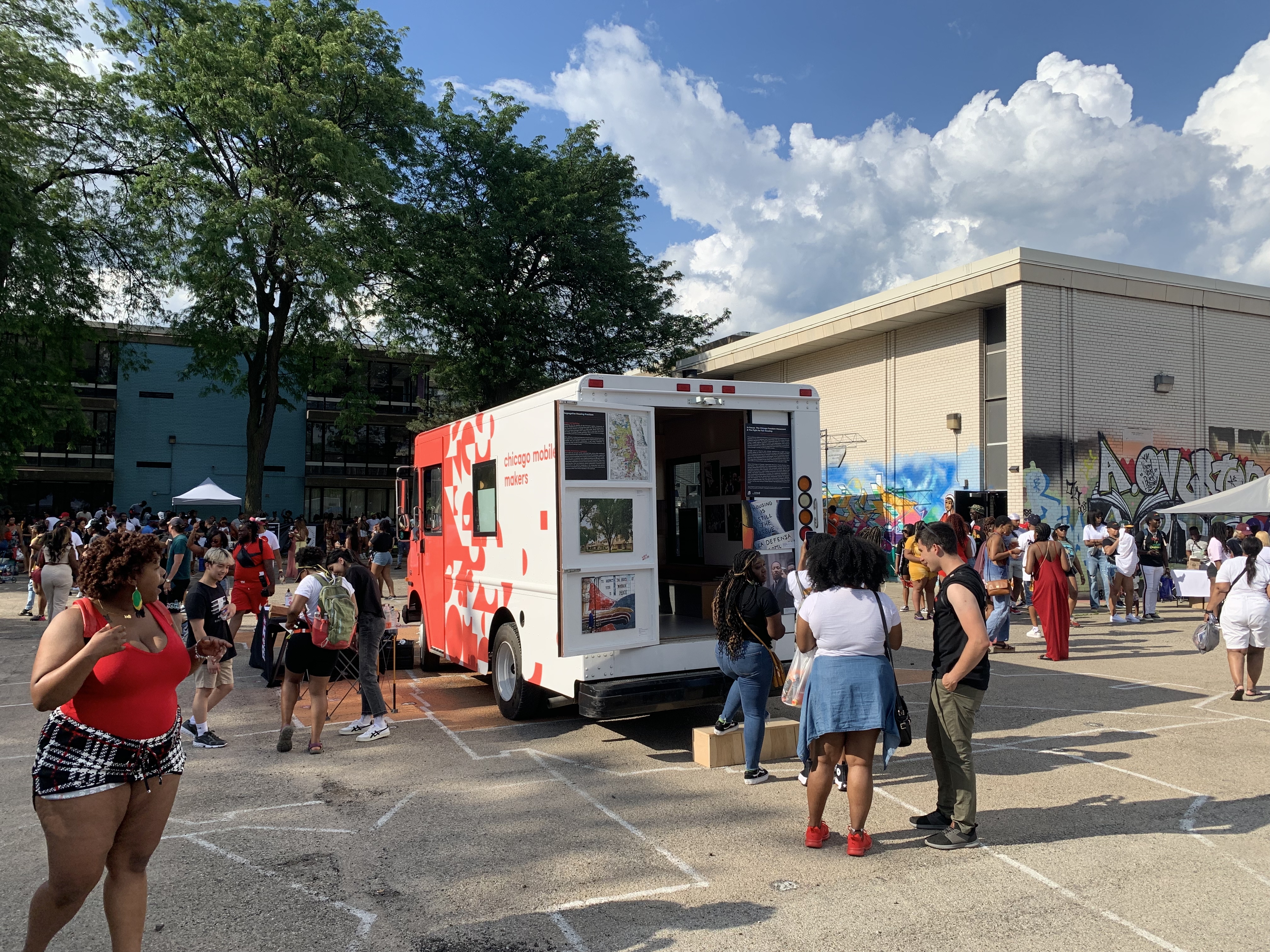 Chicago Mobile Makerspace engages with the community at a popup event.