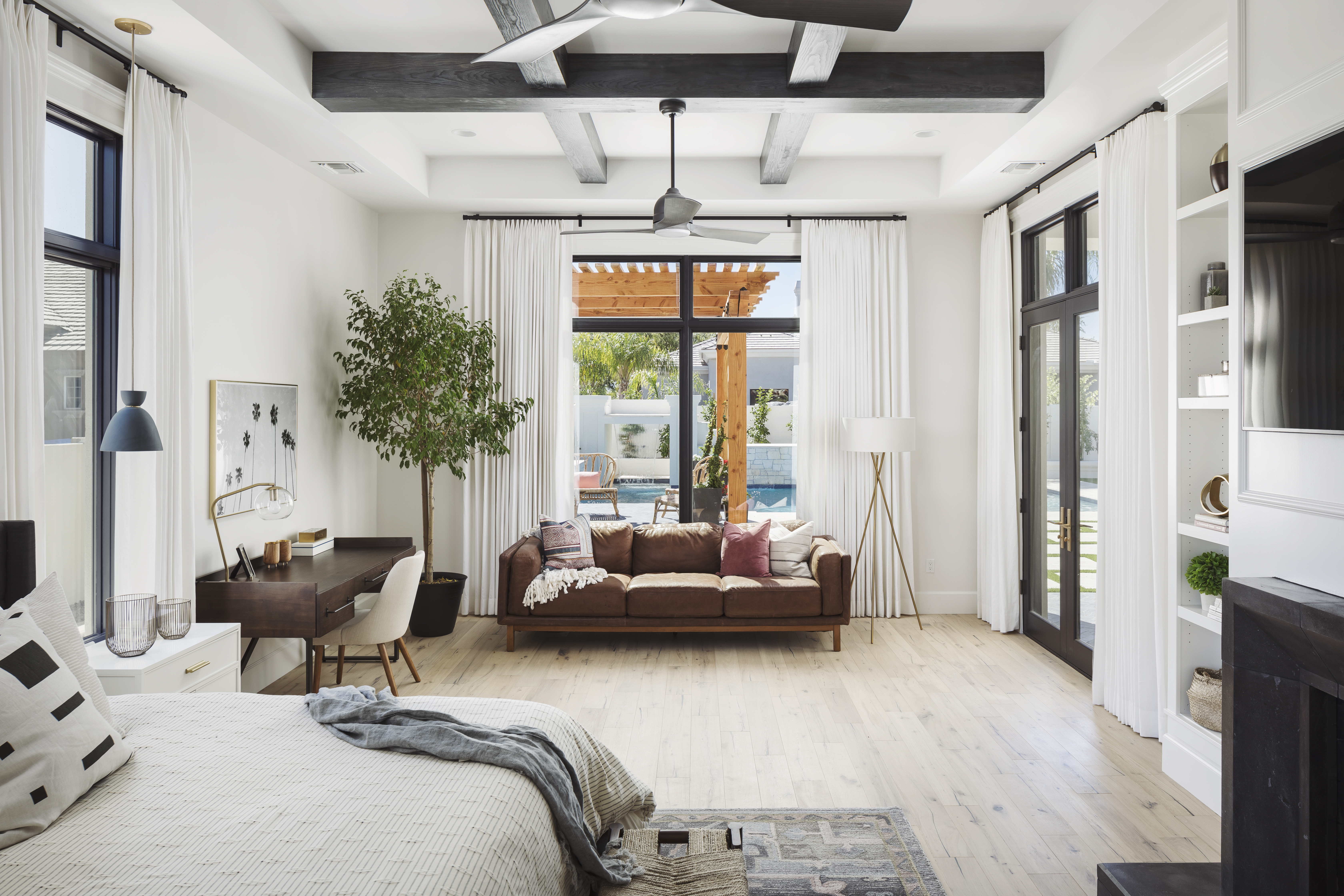 Sierra Pacific bronze windows Image: Sierra Pacific