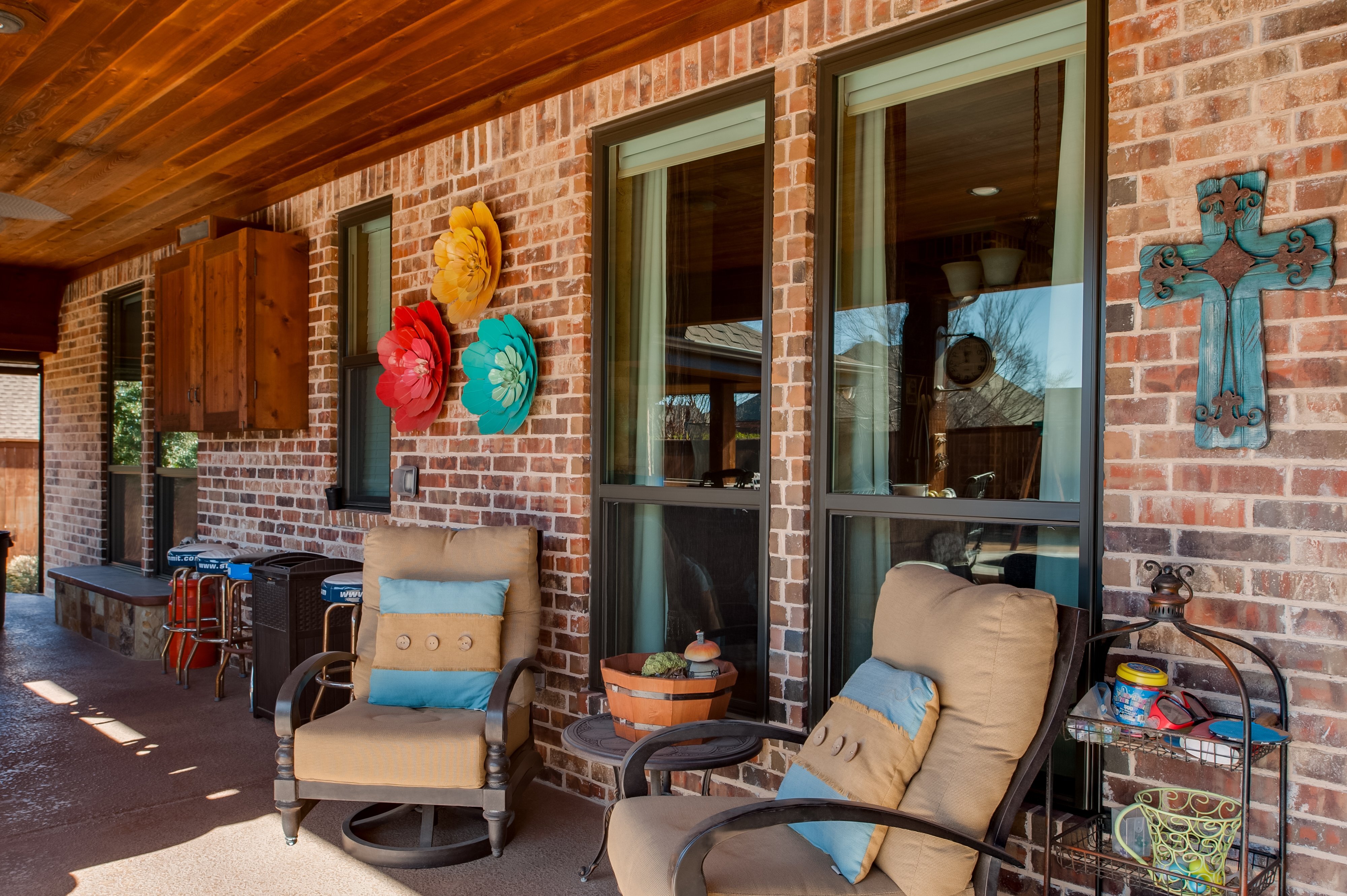 single-hung-patio-shot
