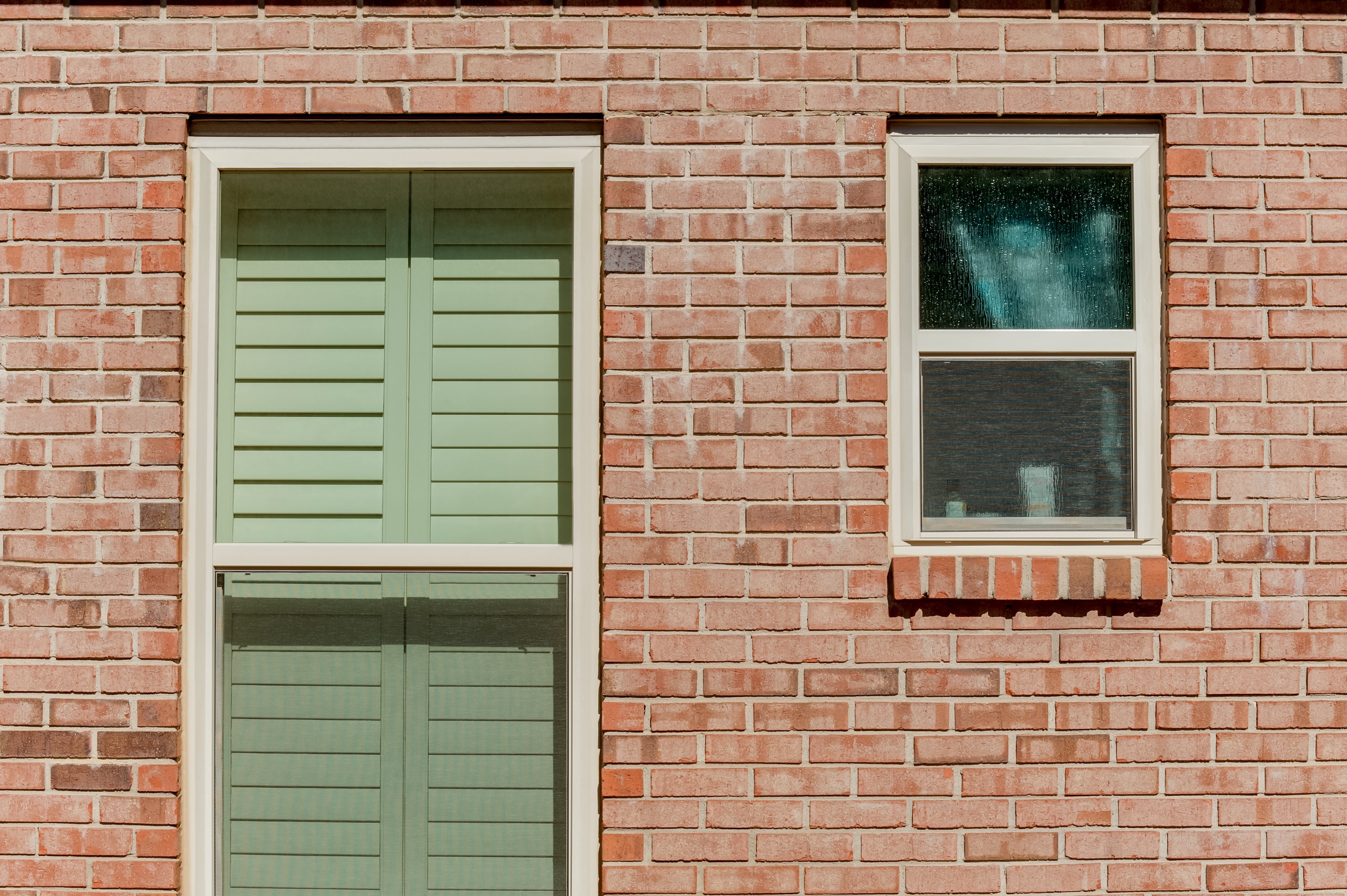 tan-brennan-signature-single-hung-bathroom-windows