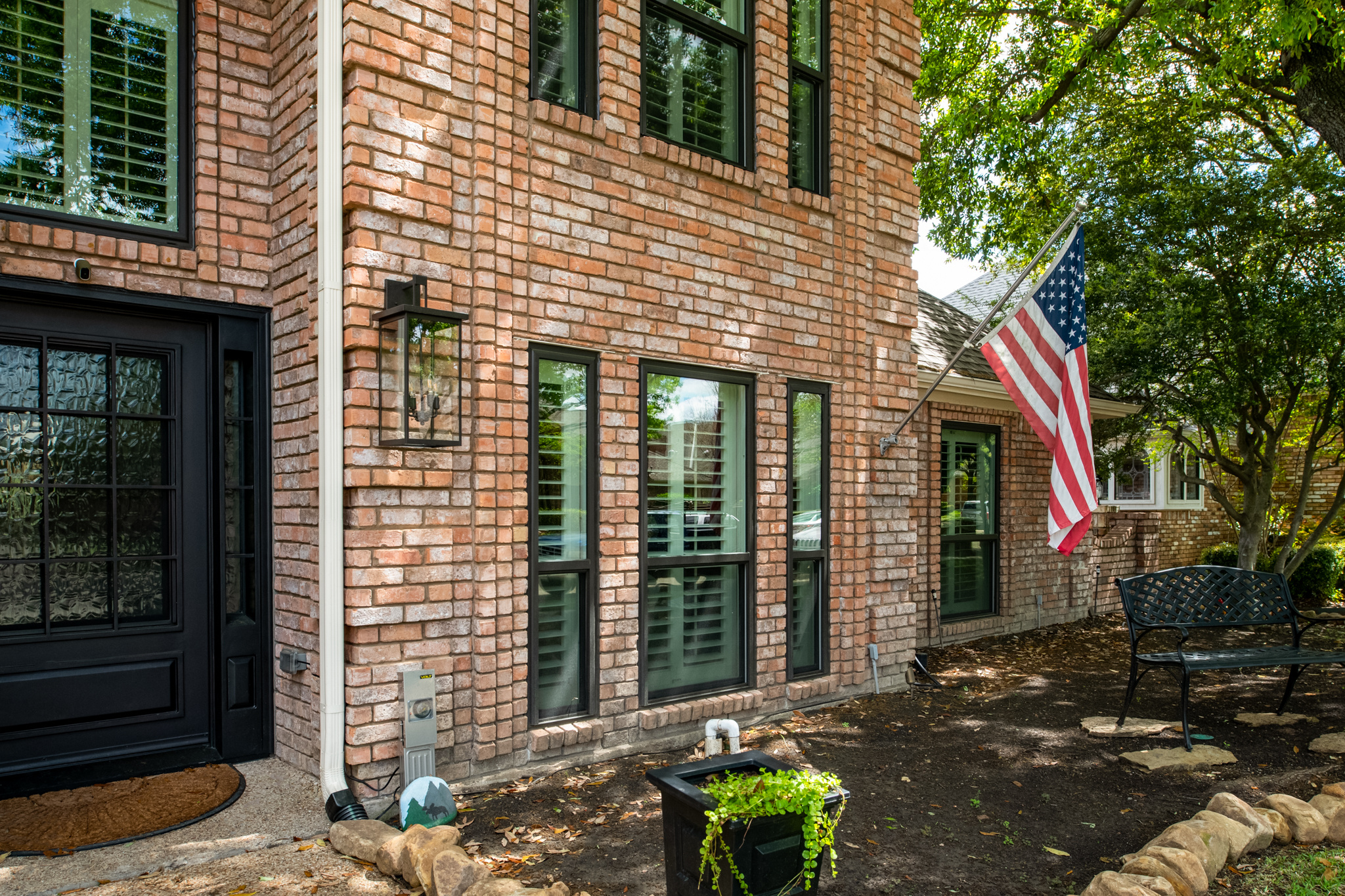 Brennan Traditions Single Hung Windows in Bronze, image size:2048x1365