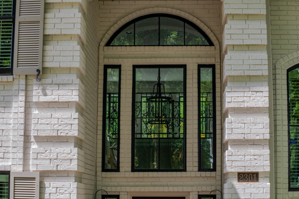Grand Entry Windows with A Round Top Window